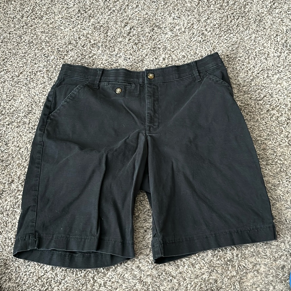 Women’s Medium black shorts